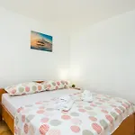 Apartamento With Parking Space Tucepi, Makarska - 22086 Tučepi